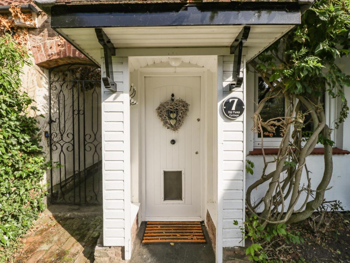 Old Pump Cottage Ross-on-Wye ภายนอก รูปภาพ